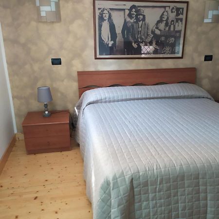 Casa Flora Fondi Centro Storico Apartman Kültér fotó