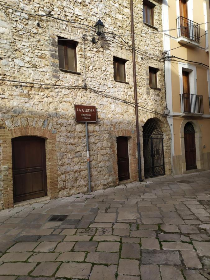 Casa Flora Fondi Centro Storico Apartman Kültér fotó